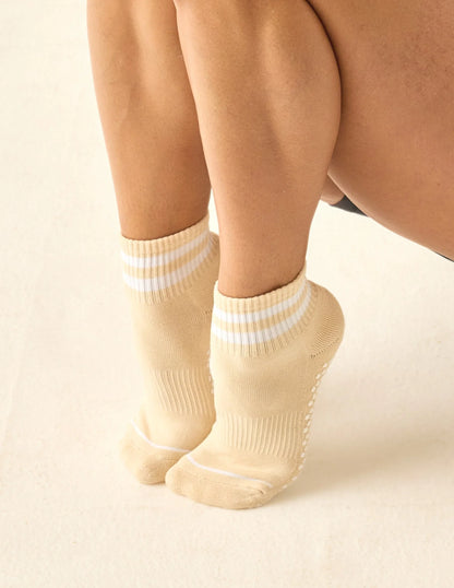 The Boyfriend Grip Socks | Almond