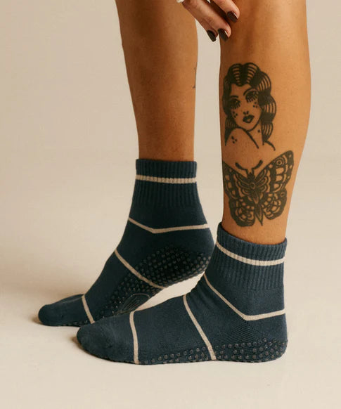 Quarter Crew Non Slip Grip Socks | Baseline Navy