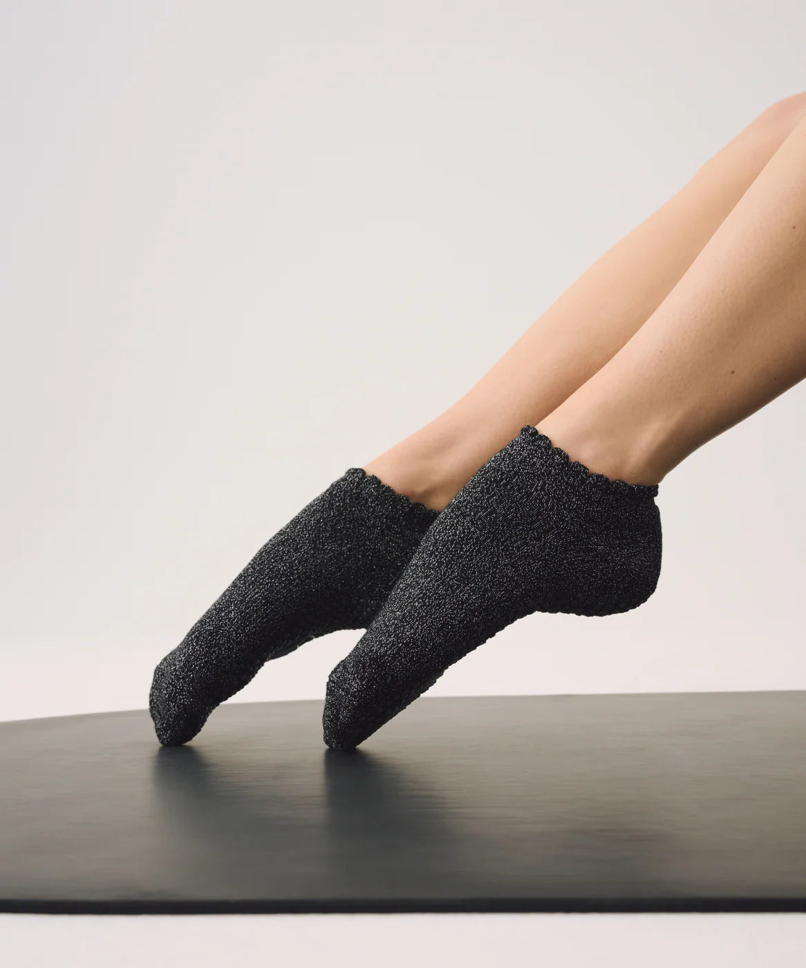 Low Rise Grip Socks | Black Sparkle Frill