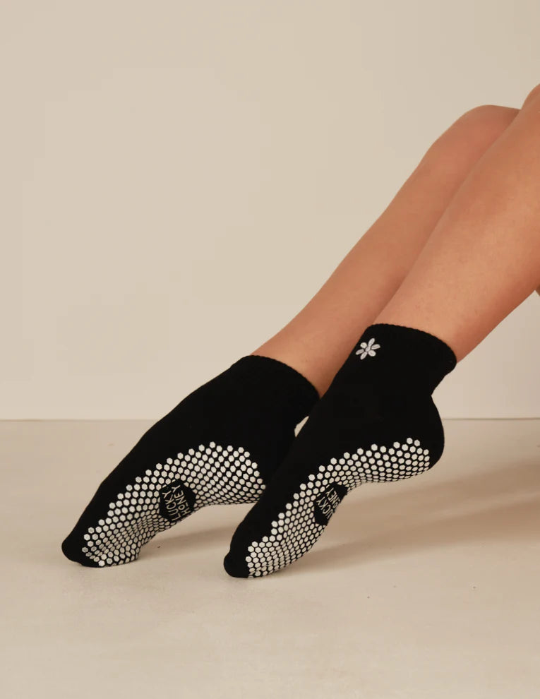 The Harlow Grip Socks | Daisy Black