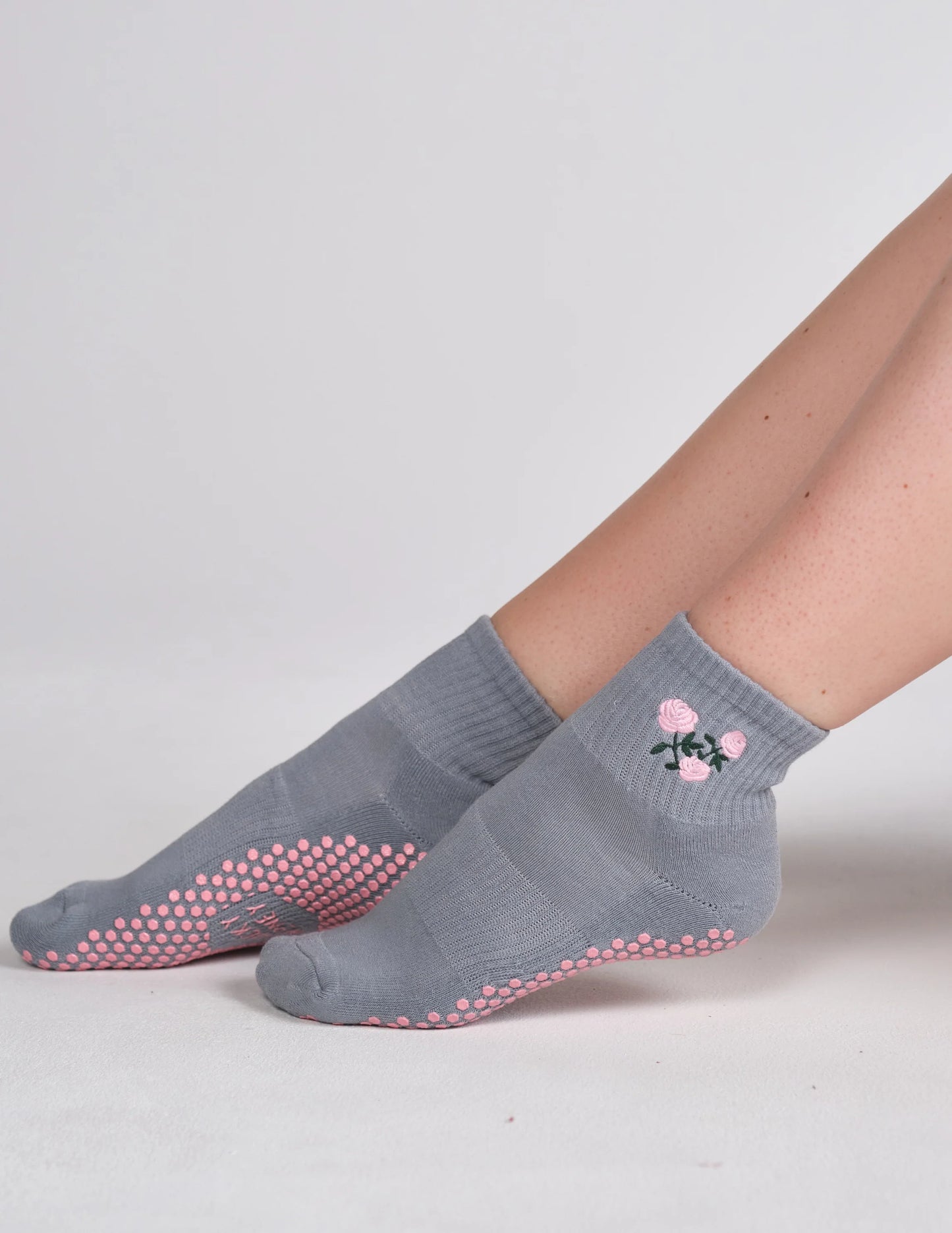 The Harlow Grip Socks | Little Roses Blue