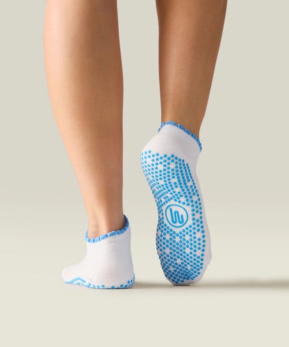 Classic Low Rise Grip Socks | Ivory Blue Ruffle