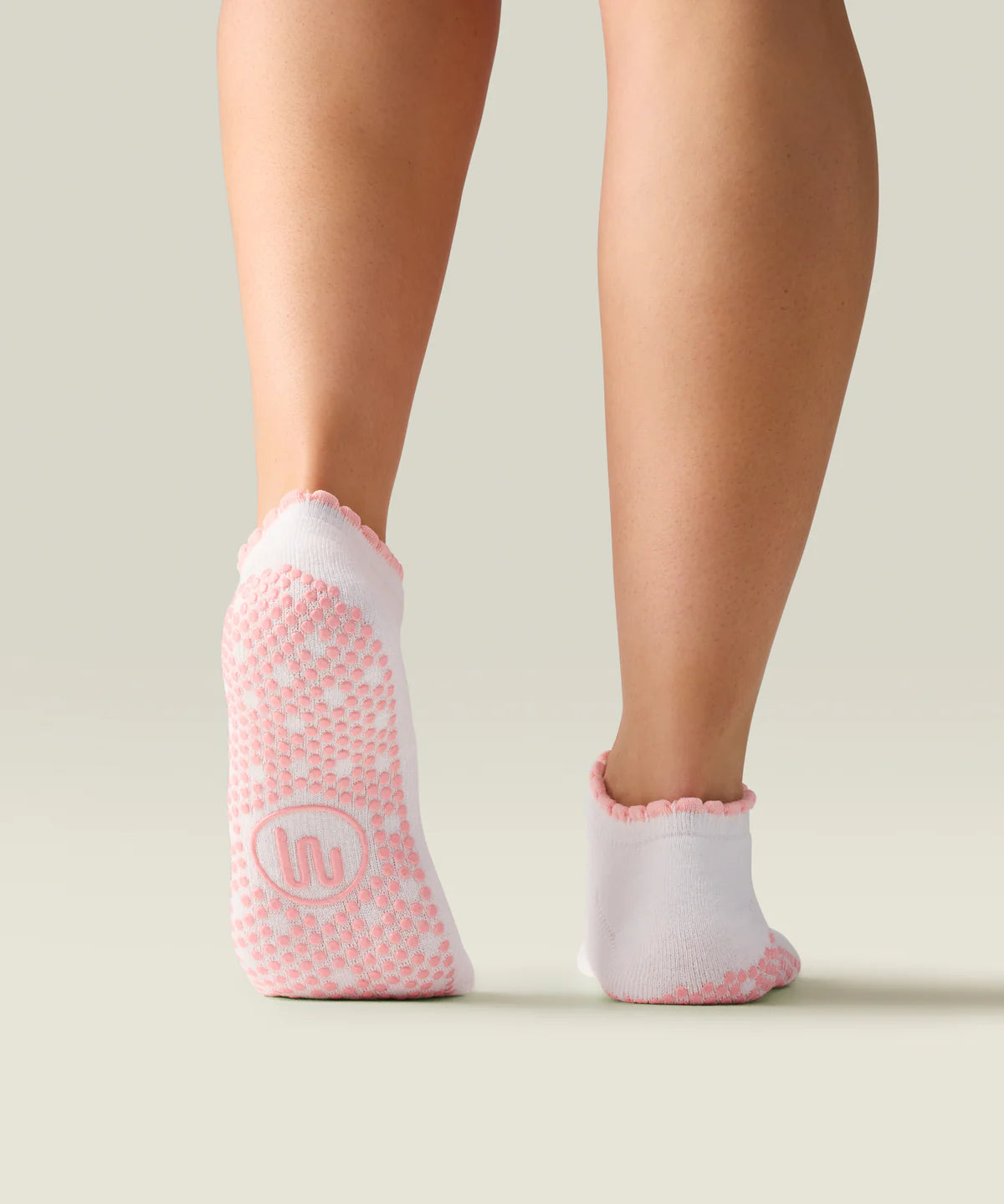 Classic Low Rise Grip Socks | Ivory Pink Frill