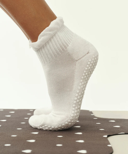 Quarter Crew Non Slip Grip Socks | Snow Ruffle
